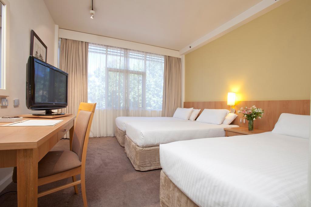Mercure North Melbourne 4* суреті