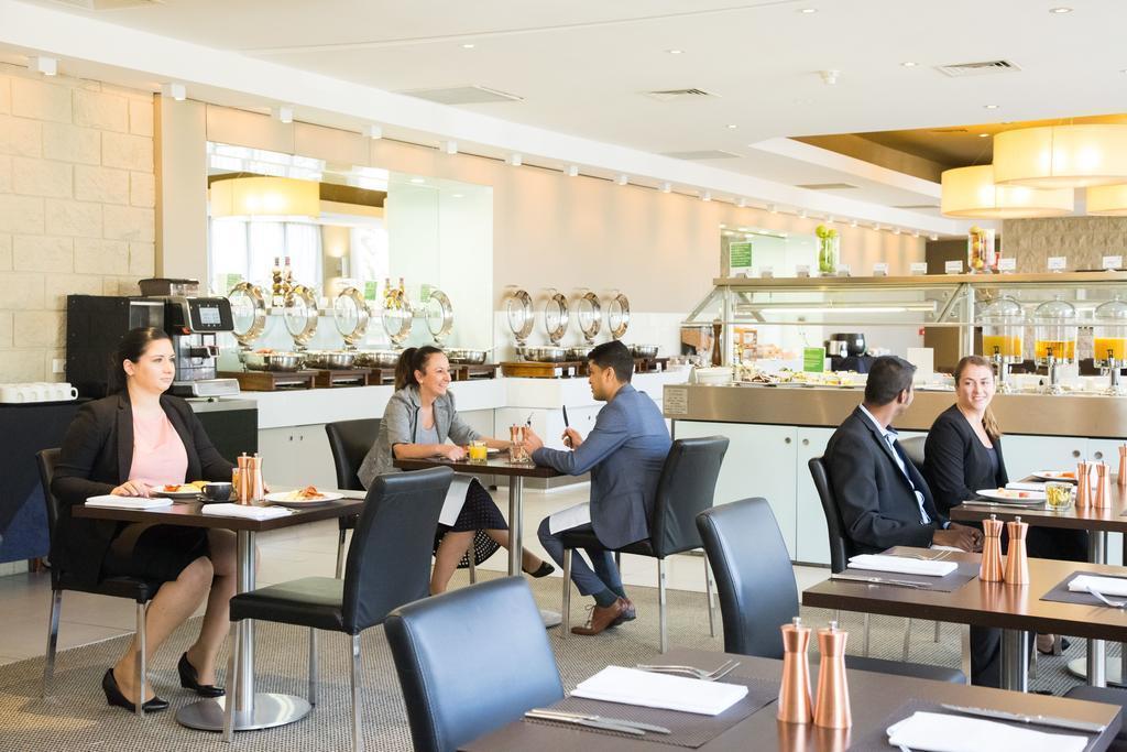 Фото Holiday Inn Parramatta 3*