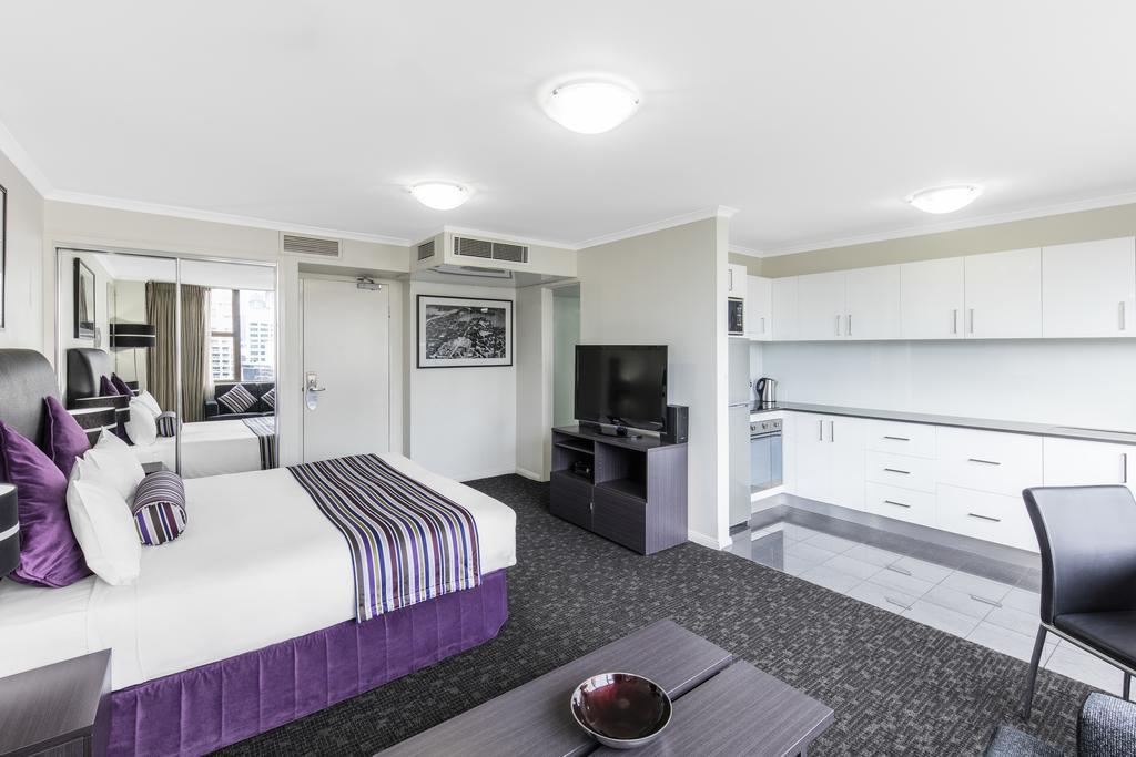 Фото Oaks Hyde Park Plaza 4*