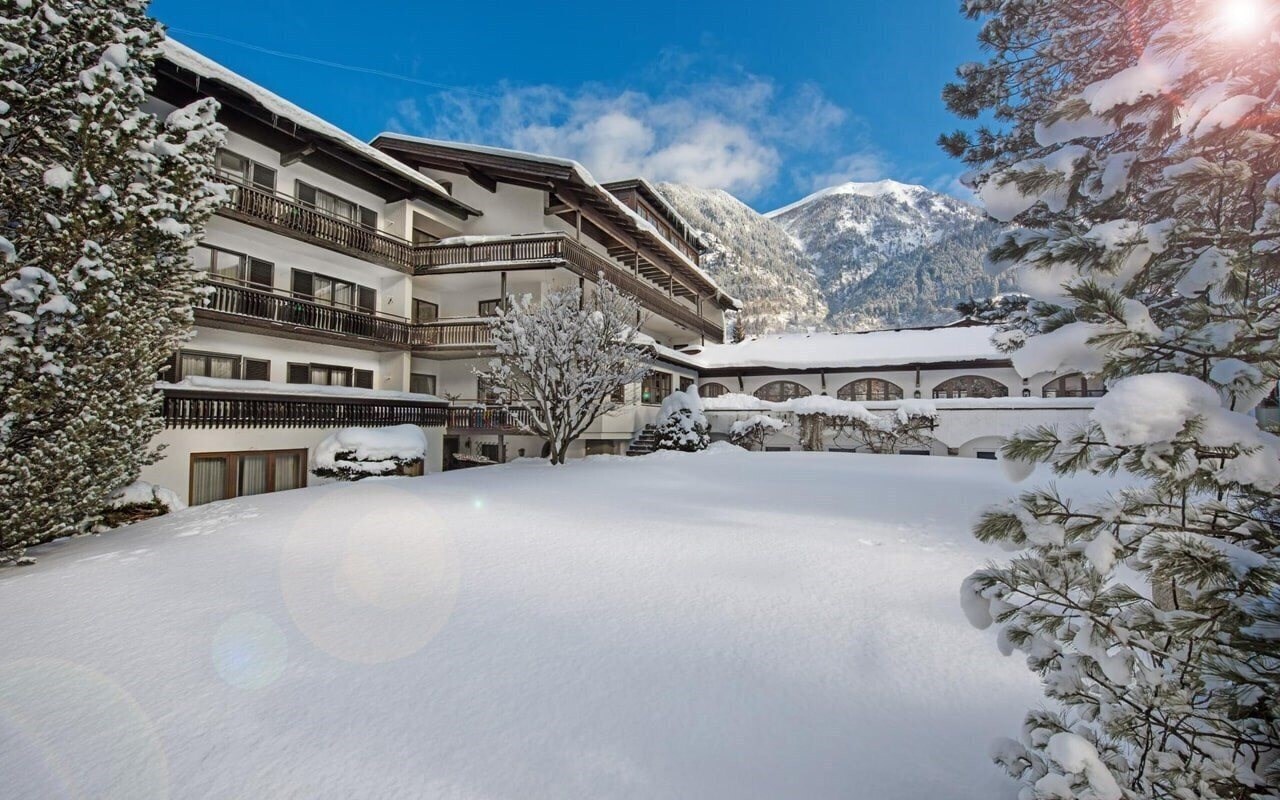 Отель Johannesbad Hotel St. Georg 4*