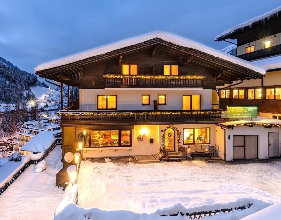 Отель St. Leonhard Apartment (Bad Hofgastein) 3*