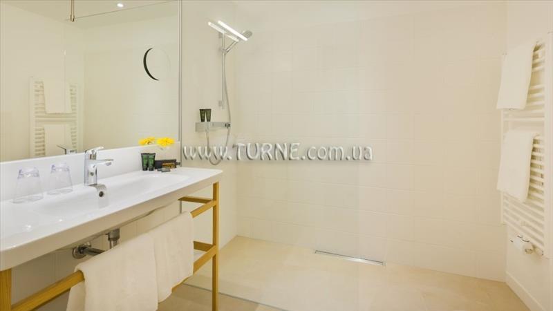 At The Park 4* суреті