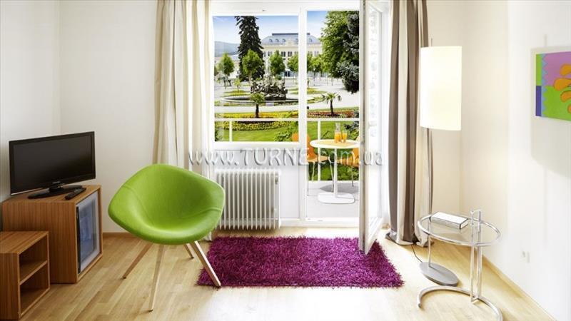 At The Park 4* фотосуреті