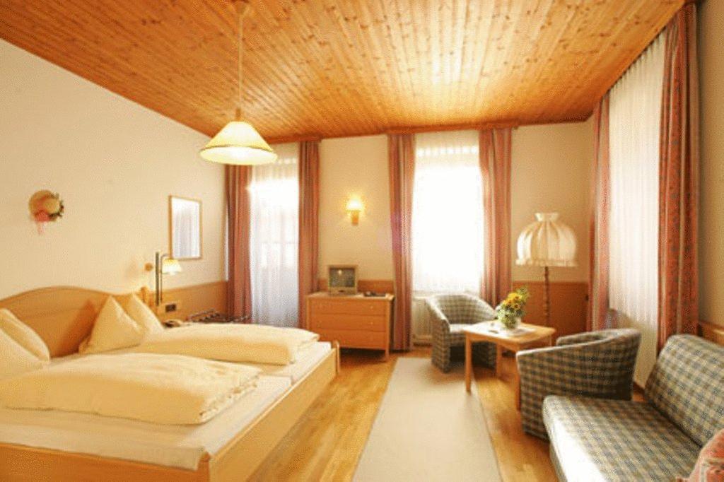 Hotel Lebzelter 3* суреті