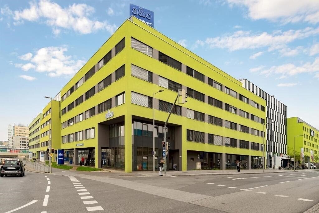 Отель A&O Graz Hauptbahnhof 2*