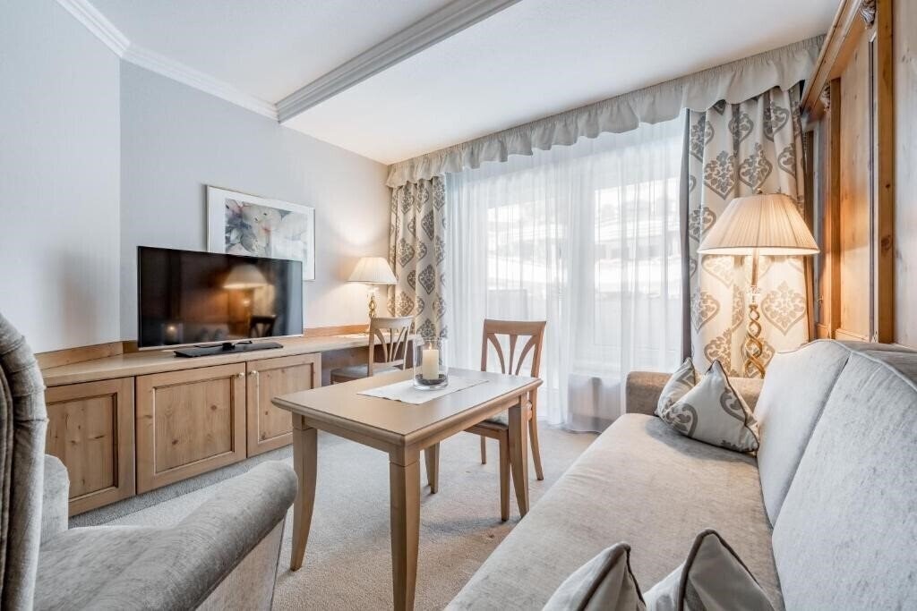 Trofana Royal 5* суреті