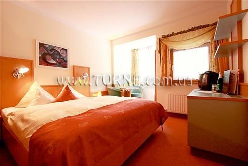 Отель Vier Jahreszeiten 4*