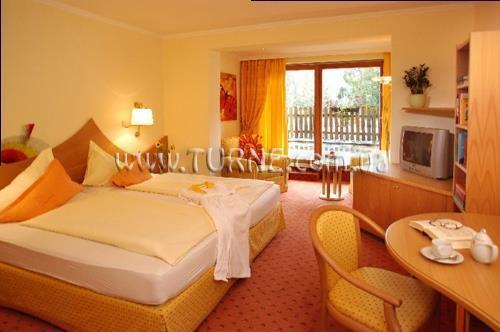 Отель Pragant 4*