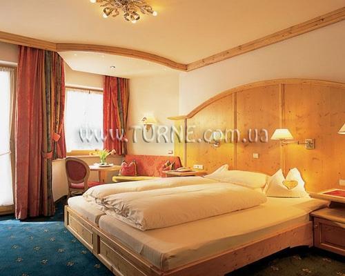 Отель Neuhintertux 4*