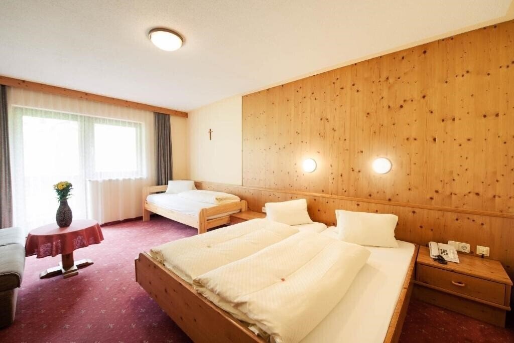 Фото Hotel Steuxner 3*