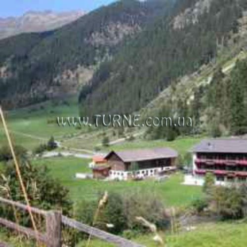 Отель Outside 4*