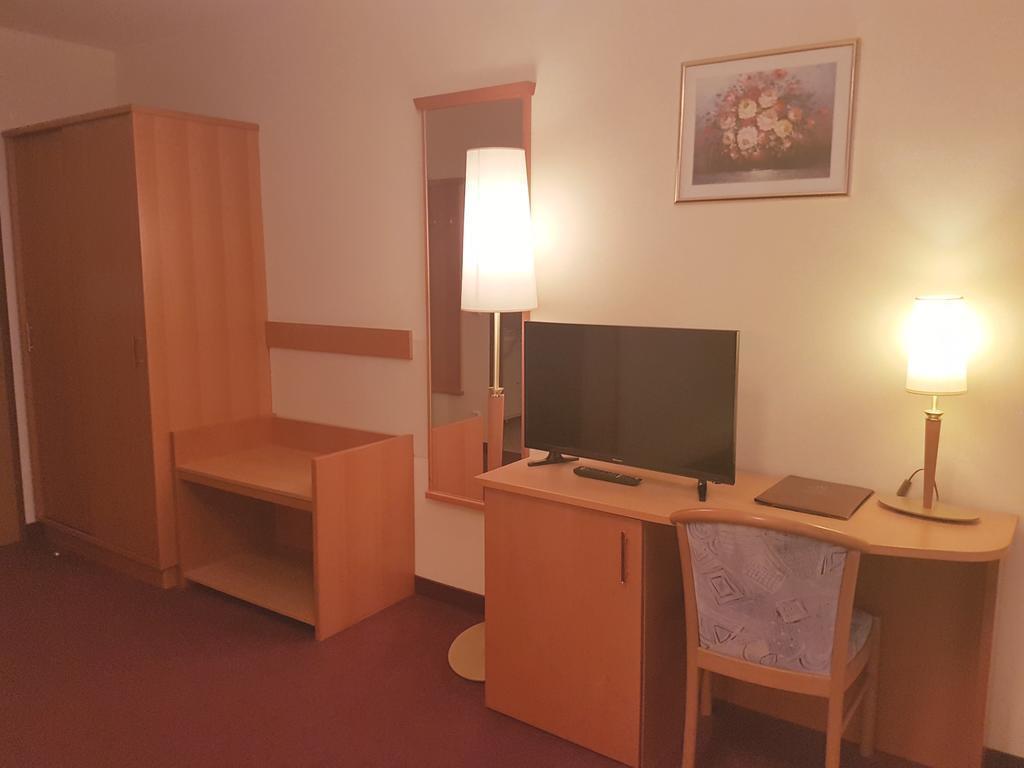 Haydn Hotel 3* фотосуреті