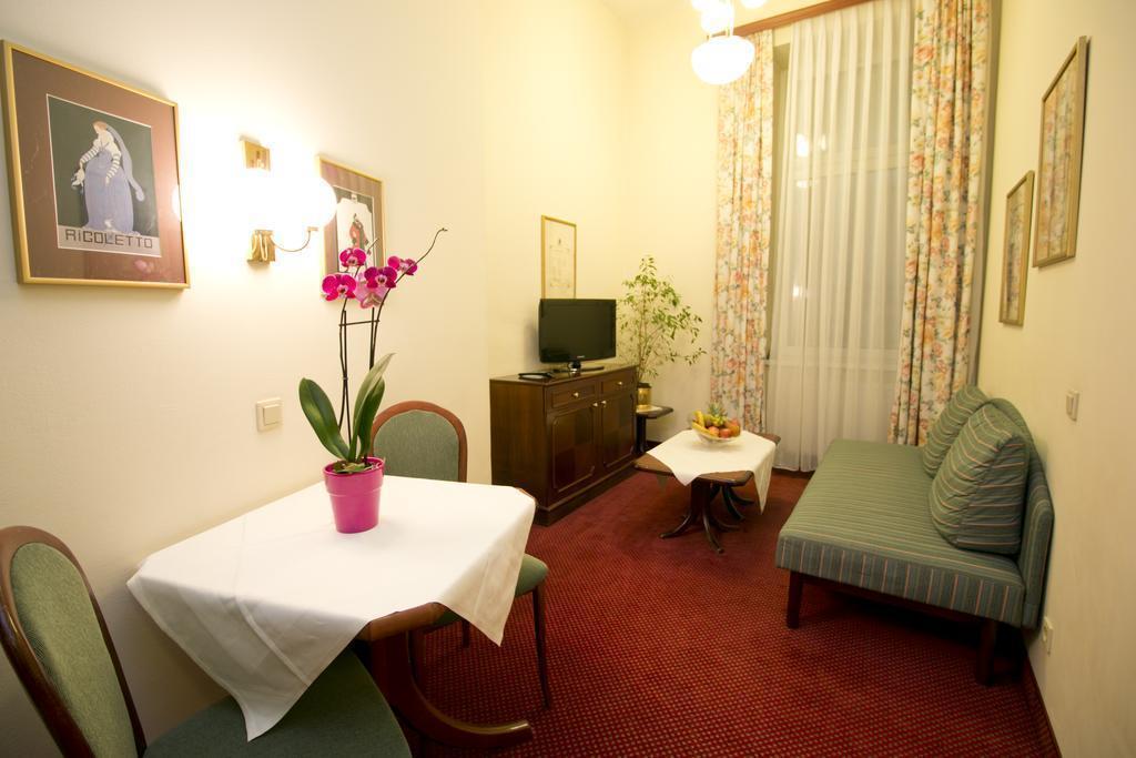 Отель Cordial Theaterhotel Wien 4*