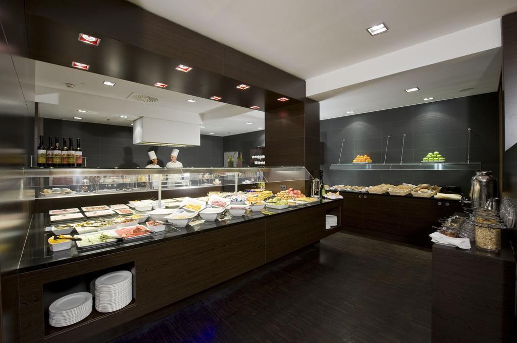 Hilton Vienna Danube 4* суреті