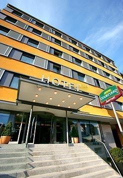 Фото Courtyard by Marriot Wien Schonbrunn 4*