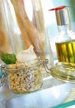 Отель Courtyard by Marriot Wien Schonbrunn 4*