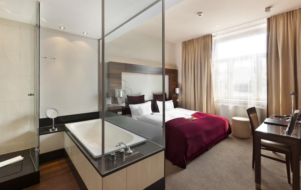 Фотография Fleming's Deluxe Hotel 4*