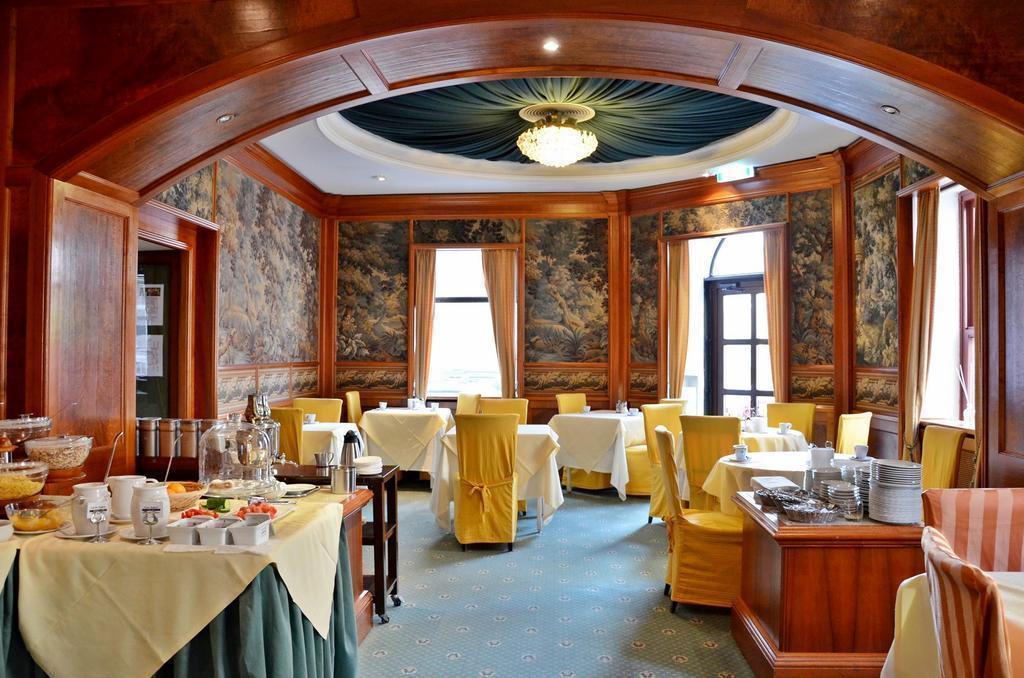 Отель Altwienerhof 3*