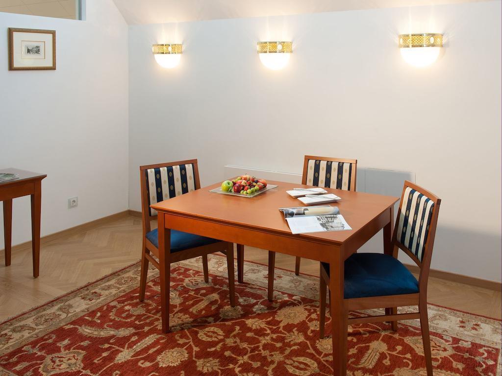 Ambassador 5* фотосуреті