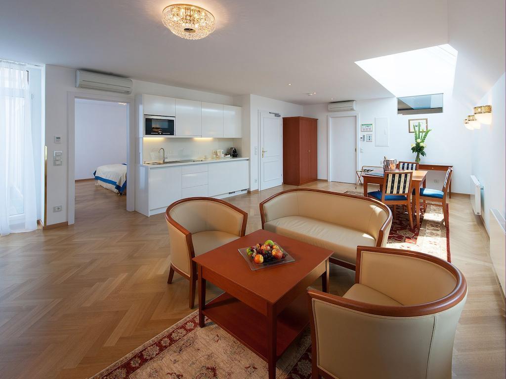 Ambassador 5* суреті