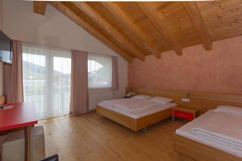 Auwirt Zentrum 3* суреті