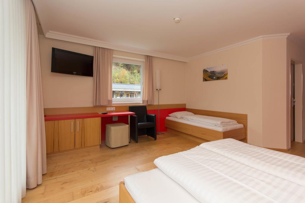 Auwirt Zentrum 3* суреті