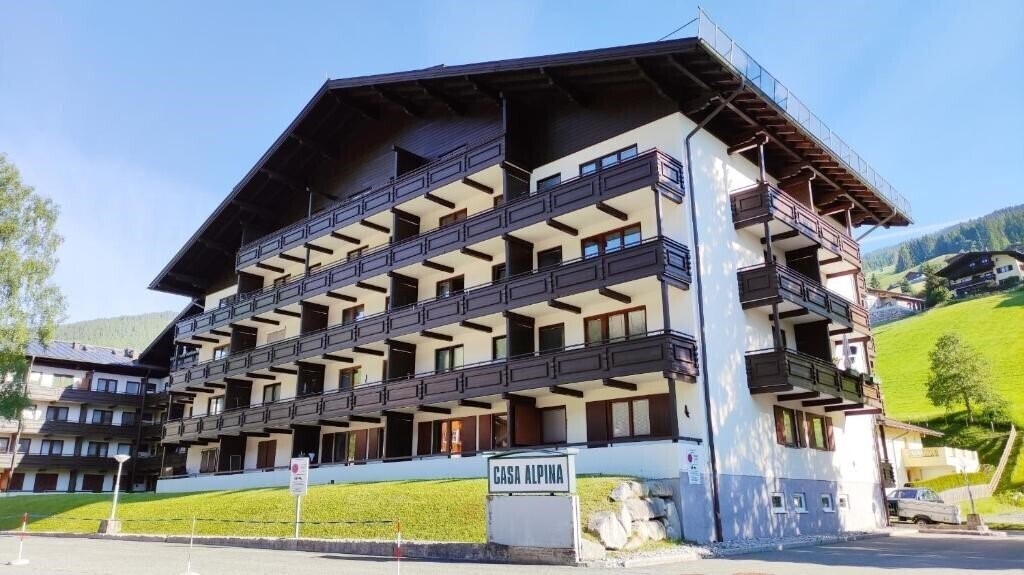 Отель Appartements Casa Alpina 3*