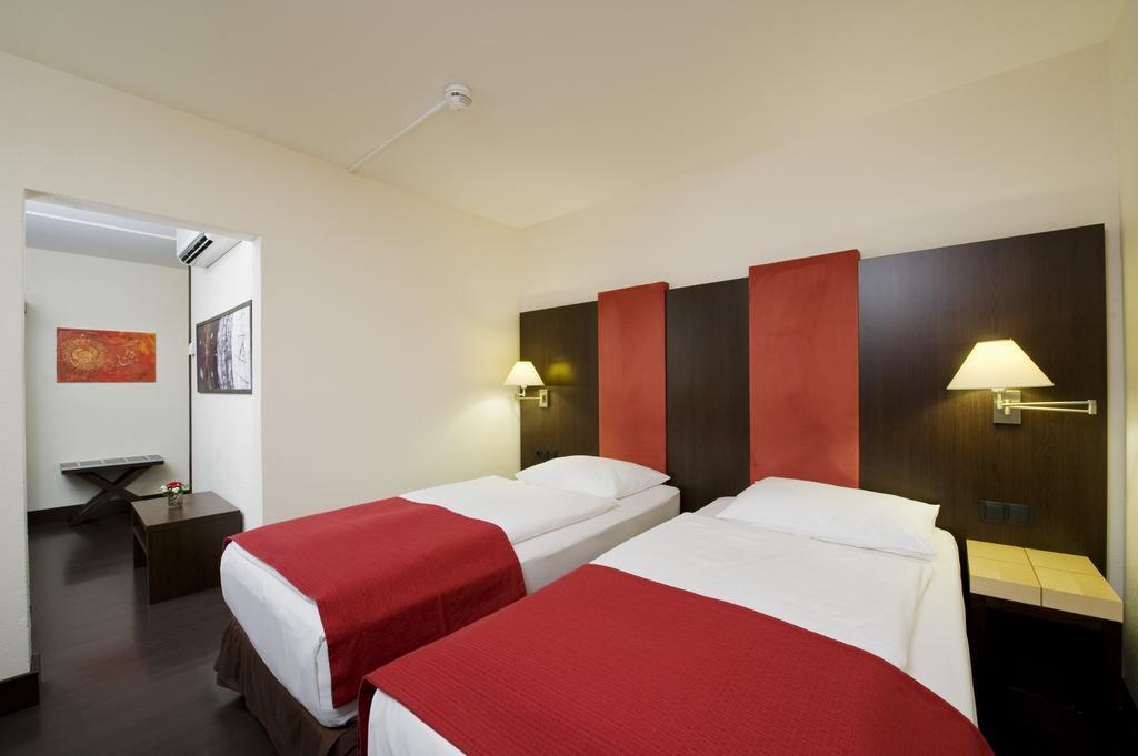 NH Salzburg-City 4* фотосуреті