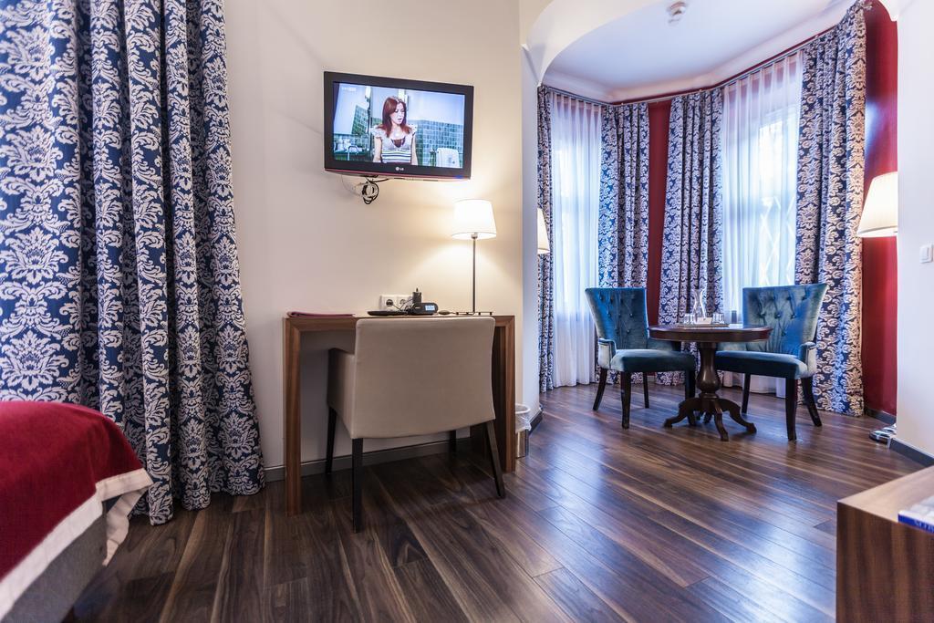 Фотография Villa Carlton 4*