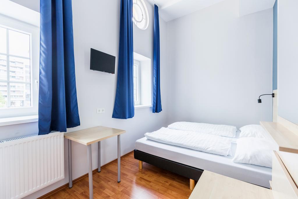 A&O Salzburg Hauptbahnhof 2* суреті