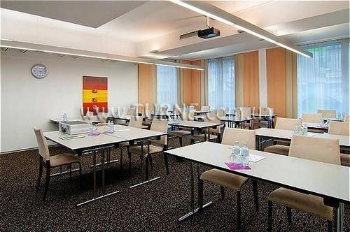 Holiday Inn Salzburg City 4* суреті