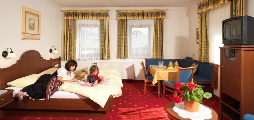 Feldwebel Hotel Restaurant 4* суреті