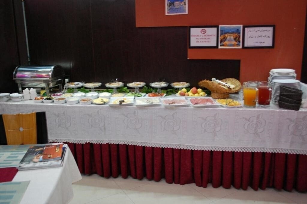 Consul Hotel 4* суреті