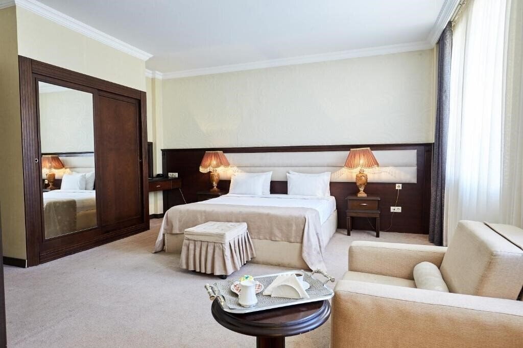 Фото Smith Hotel 4*