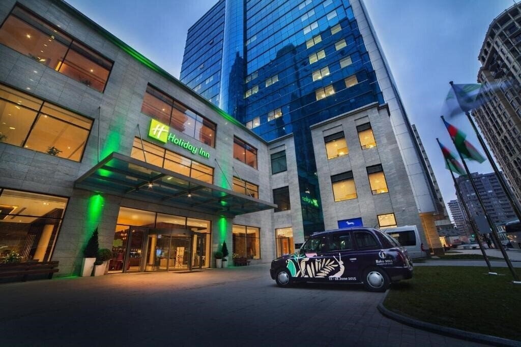 Отель Holiday Inn Baku 4*