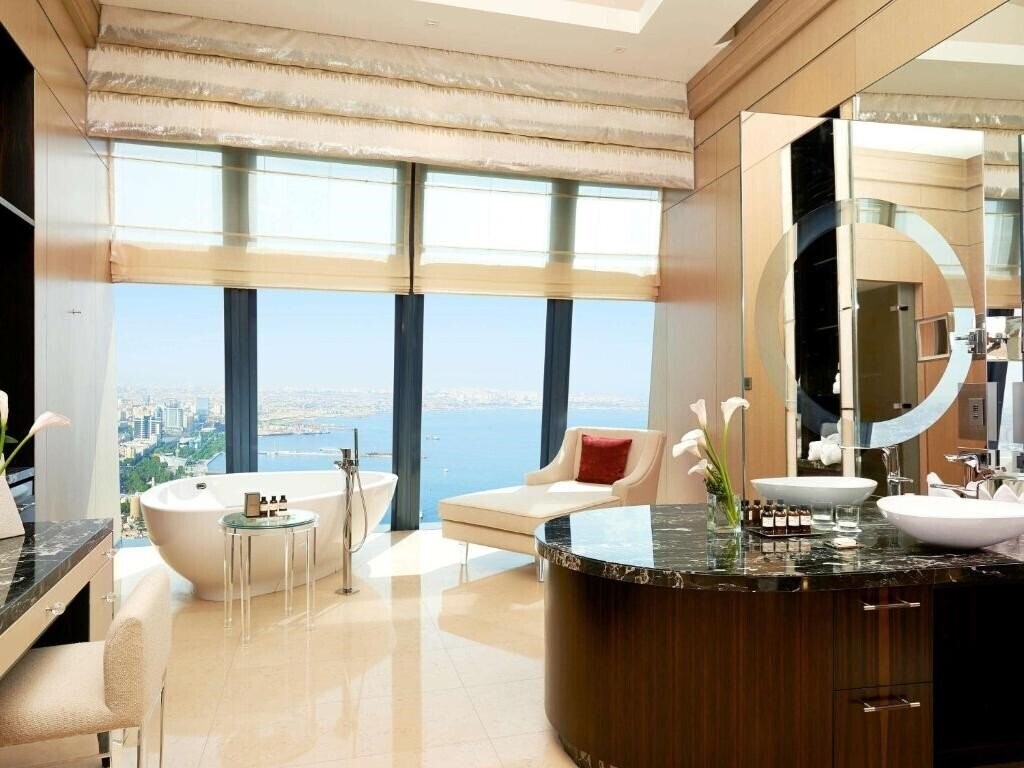 Отель Fairmont Baku At The Flame Towers 5*