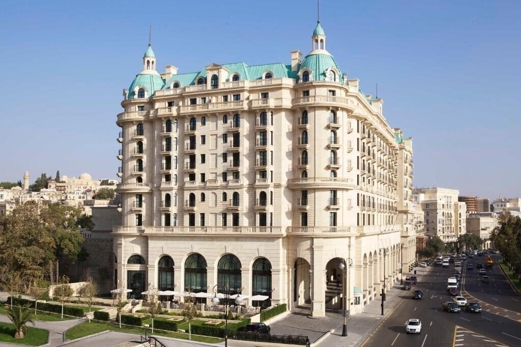 Отель Four Seasons 5*