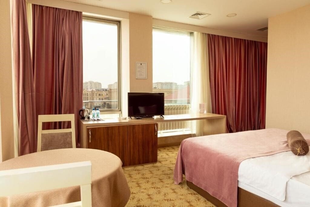Отель West Shine Hotel 4*