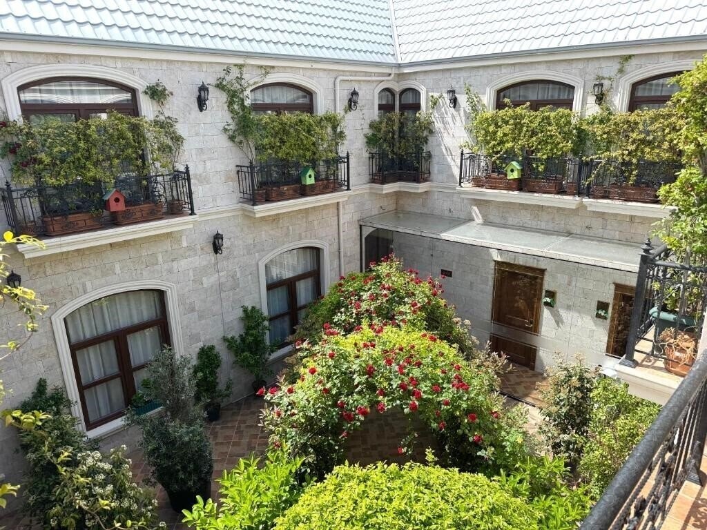 Midway Hotel 5* қонақ үйі