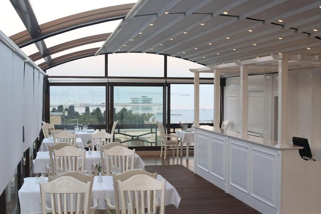 Отель Old Street Boutique Hotel Baku 4*