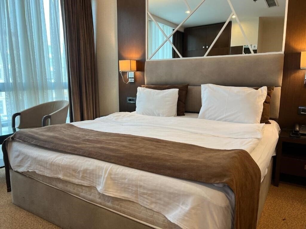 Diamond Hotel Baku 4* фотосуреті