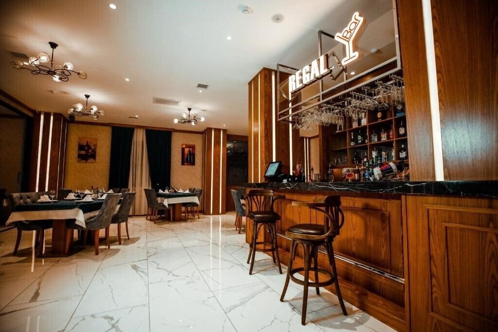 Фотография Regal Inn Badamdar Hotel 4*