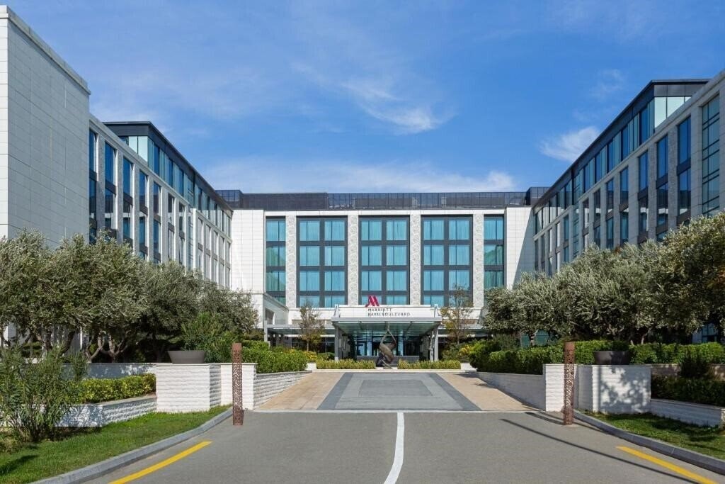 Отель Baku Marriott Boulevard 5*