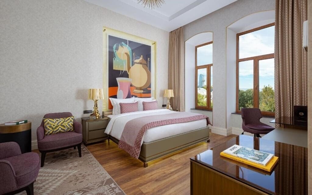 Отель Art Gallery Hotel 5*