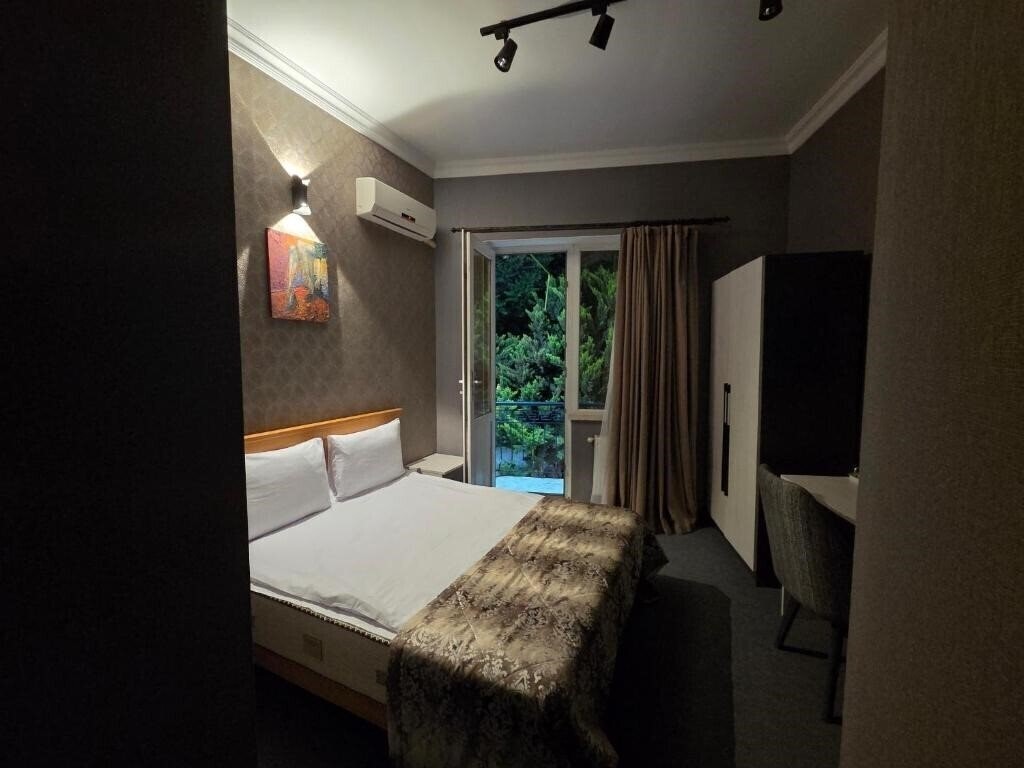 Chambers Hotel (ex. Chamblers Hotel, Moon Light, Moon Light Old City) 4* суреті