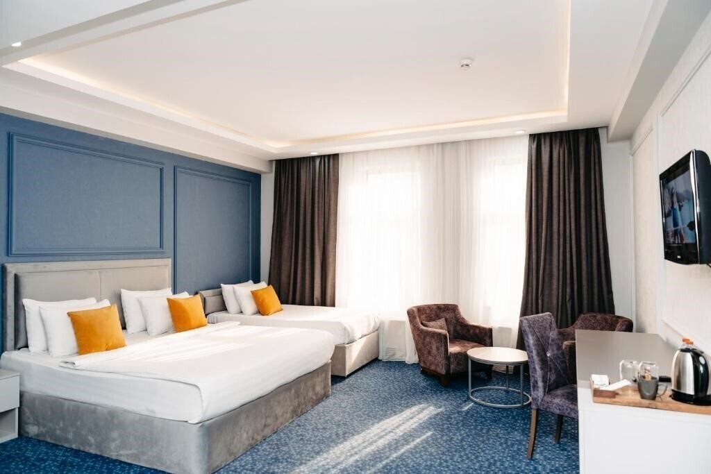 Фото Grand Hotel Baku Central Park 4*