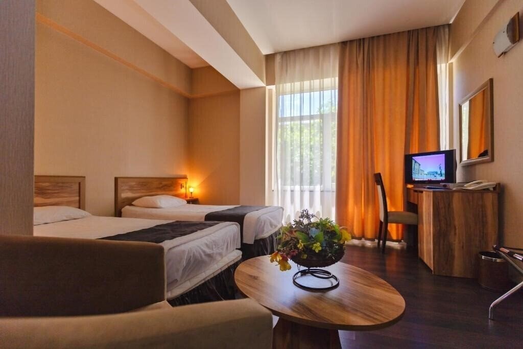 Фото Diplomat Hotel Baku 3*
