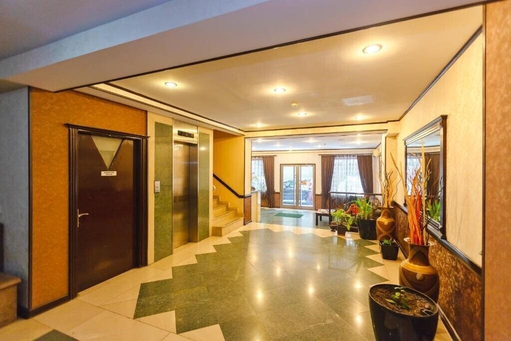 Diplomat Hotel Baku 3* суреті