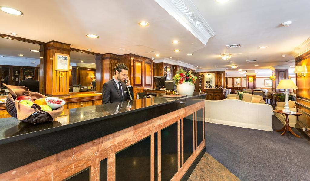 Фото Izan Avenue Louise 4*