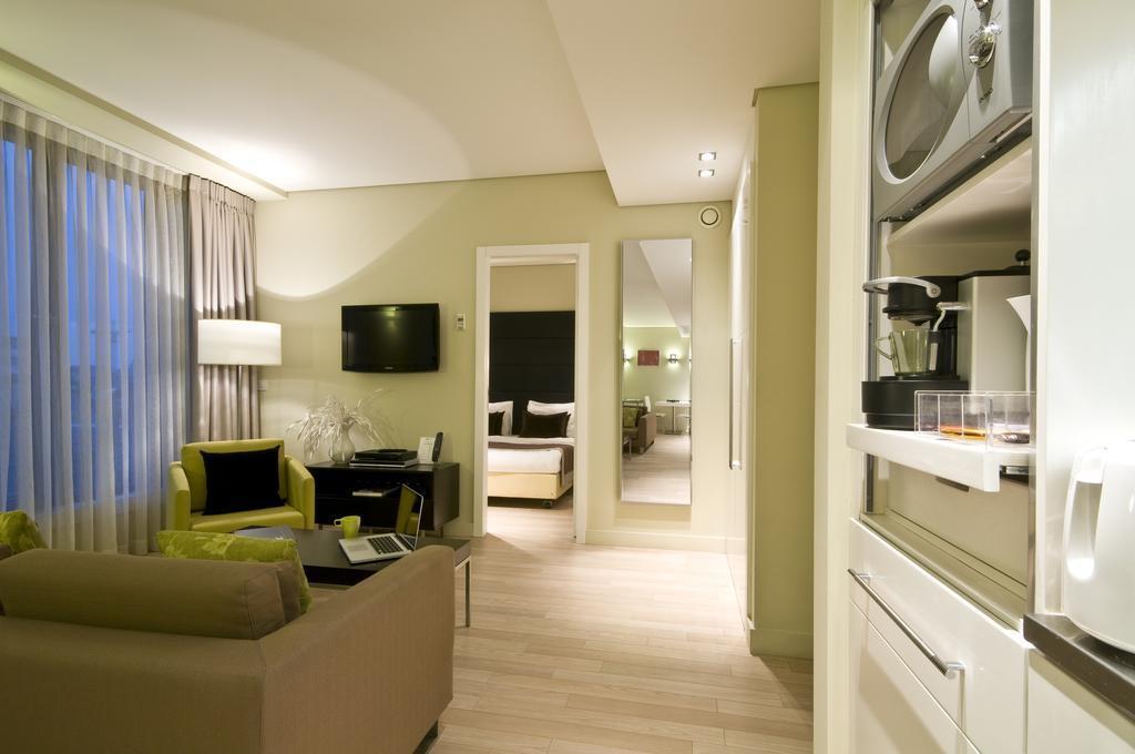 Изображение B-Aparthotel Grand Place 4*